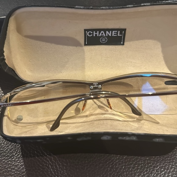CHANEL Shield Gradient Sunglasses - Picture 6 of 6